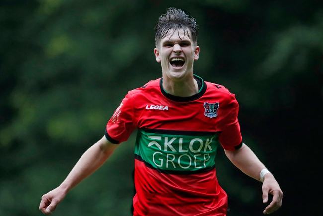 赛前两人都 赛前两人都