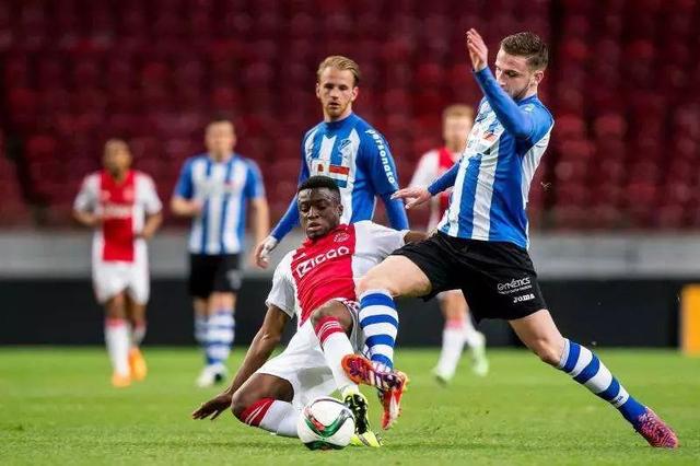 得了荣誉 得了荣誉