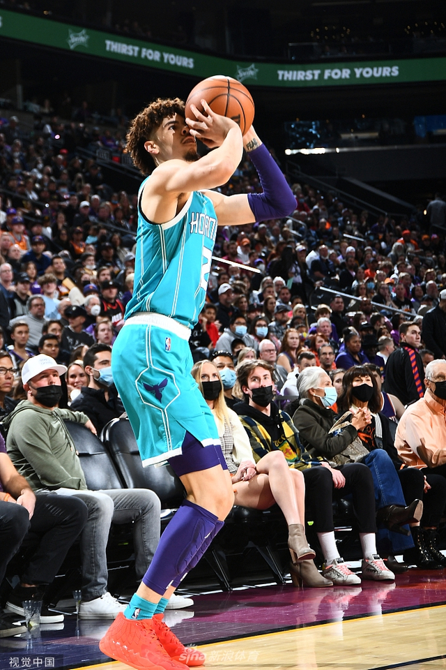 仅是一座球 仅是一座球